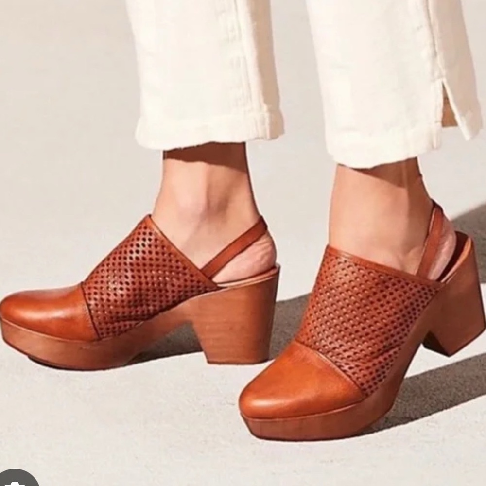 Free People Logan clog sz 39/9